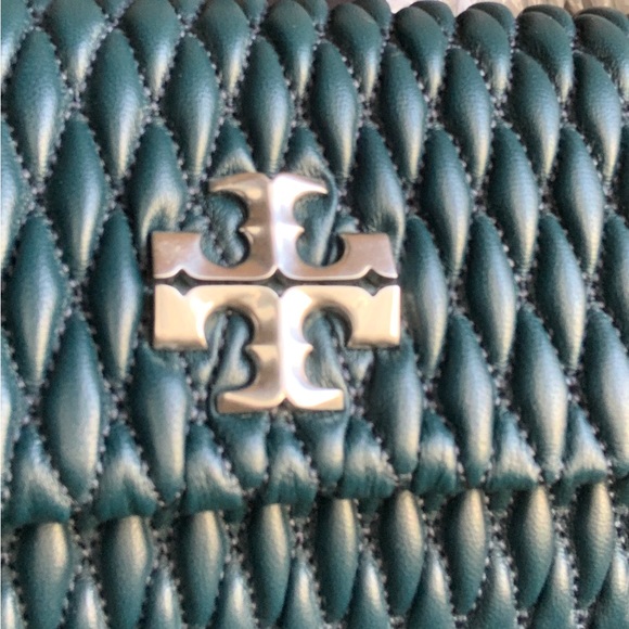 SOLD⛔️Authentic TORY BURCH Quilted Leather logo magnetic flap satchel/shoulder - Picture 4 of 16